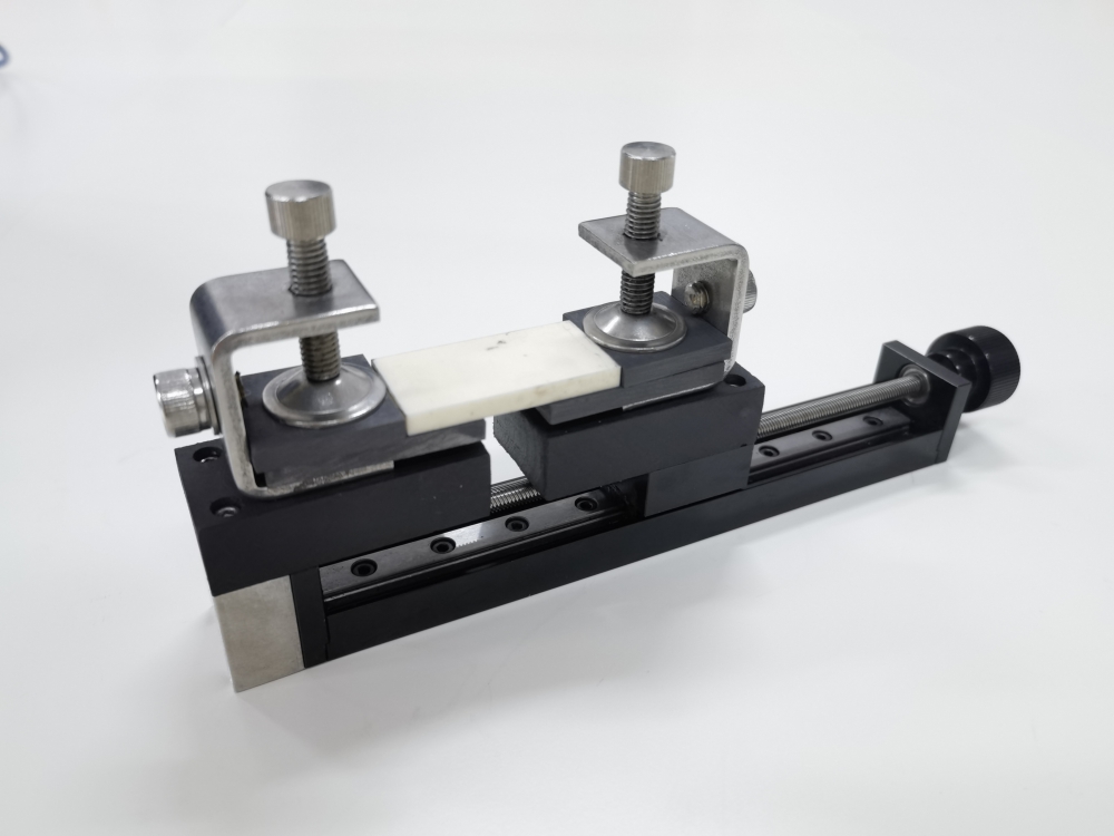 Slab holder for Joule heating